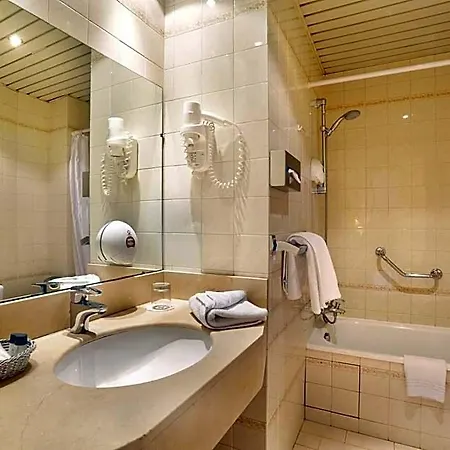 Hotel The Originals Paix Republique 3*