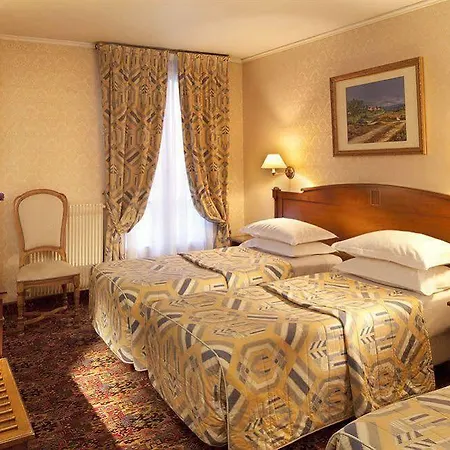 Hotel Paix Republique 3*