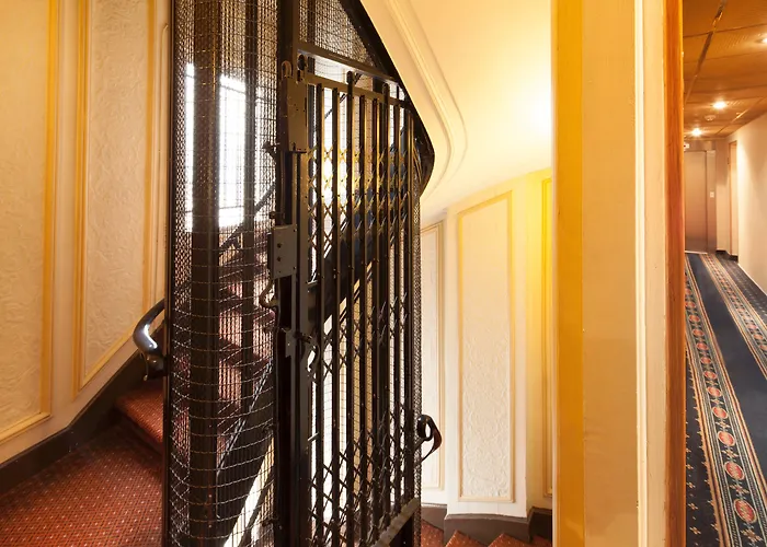 Hotel Paix Republique Paris