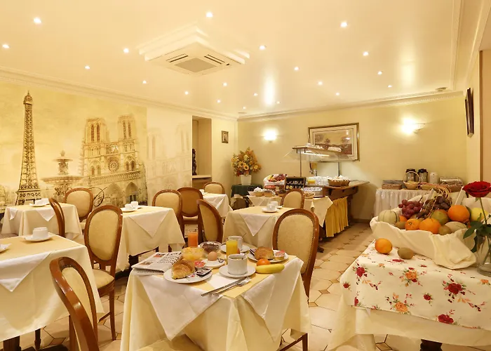 Hotel Paix Republique 3*
